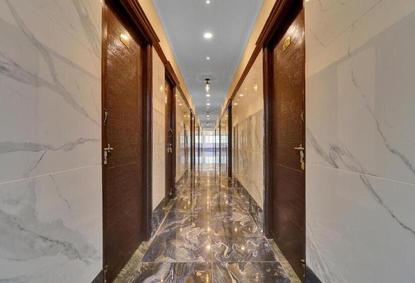 Hotel Oyo Flagship Green Park Residency