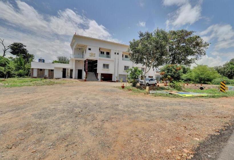 Hotel Oyo Flagship Green Park Residency