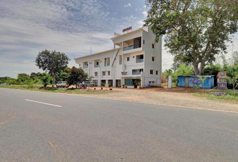 Hotel Oyo Flagship Green Park Residency