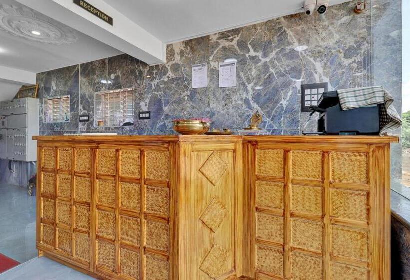 Hotel Oyo Flagship Green Park Residency