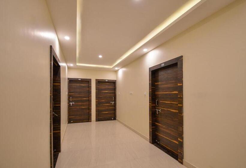 Szálloda Oyo Tulshi Residency