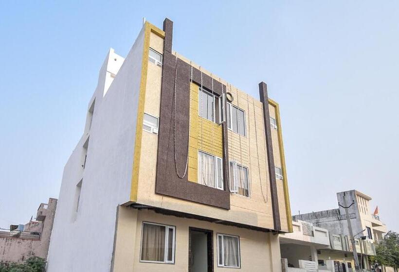 Szálloda Oyo Tulshi Residency