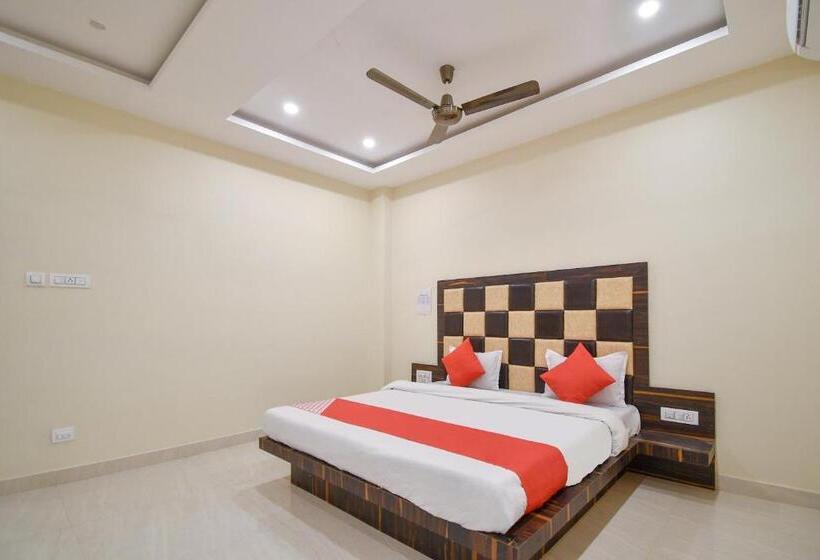 Szálloda Oyo Tulshi Residency