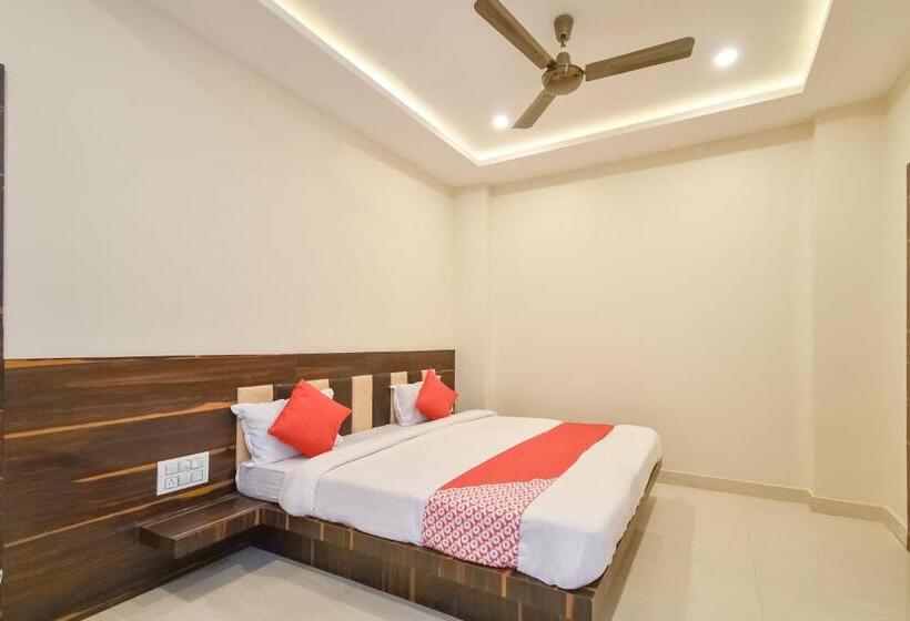 Szálloda Oyo Tulshi Residency