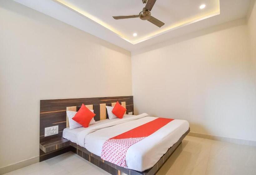 Szálloda Oyo Tulshi Residency