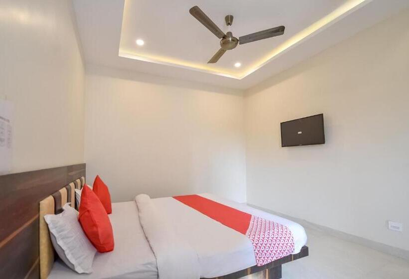 Szálloda Oyo Tulshi Residency