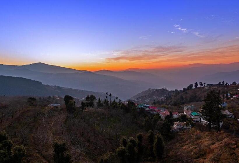 Hotelli Treebo The Northern Retreat Resort With Mountain View