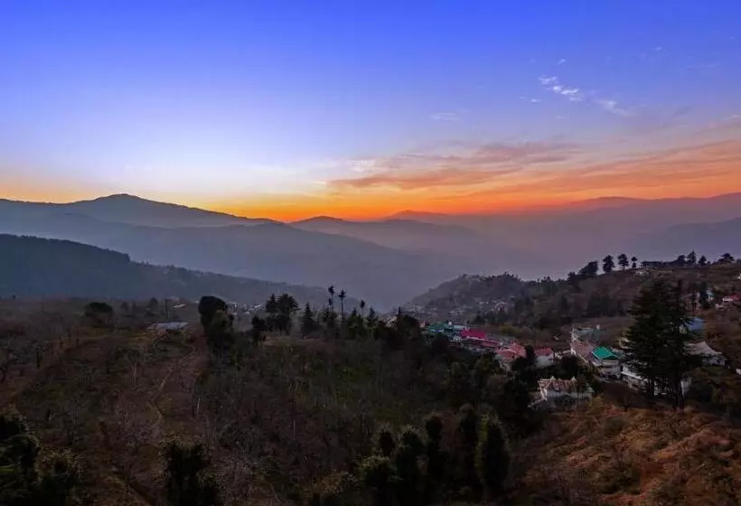 ホテル Treebo The Northern Retreat Resort With Mountain View