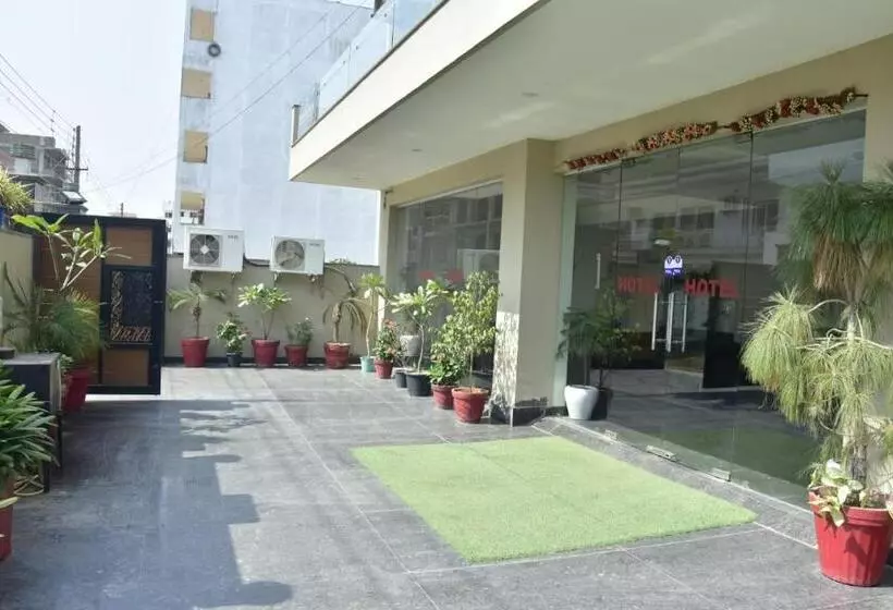 Hotelli Wedlock Subhash Chowk Gurgaon