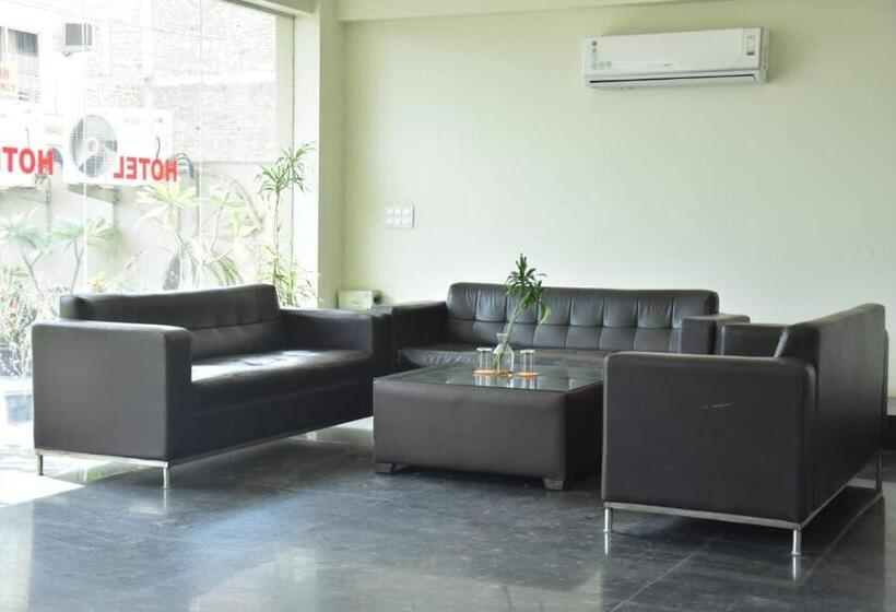 Hotel Wedlock Subhash Chowk Gurgaon