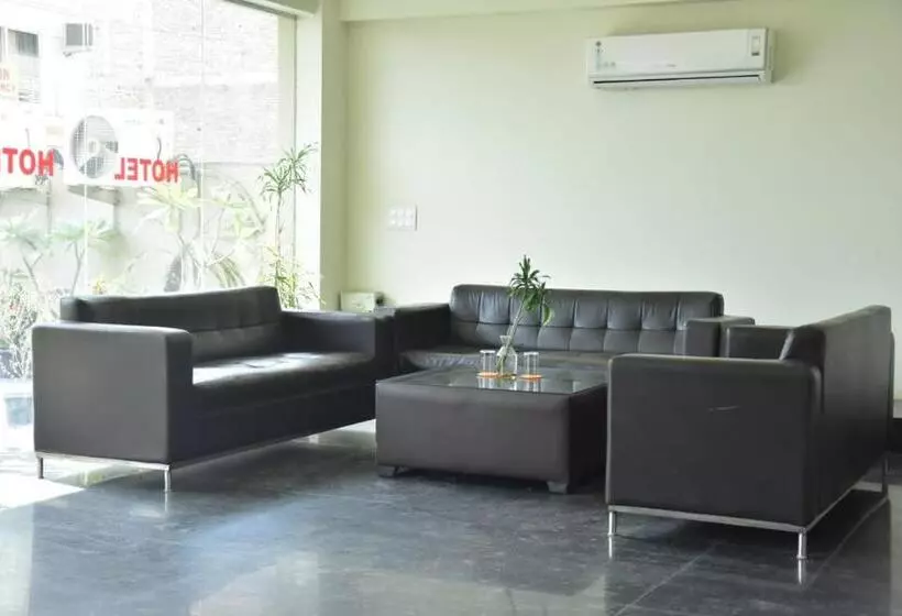 Hotelli Wedlock Subhash Chowk Gurgaon