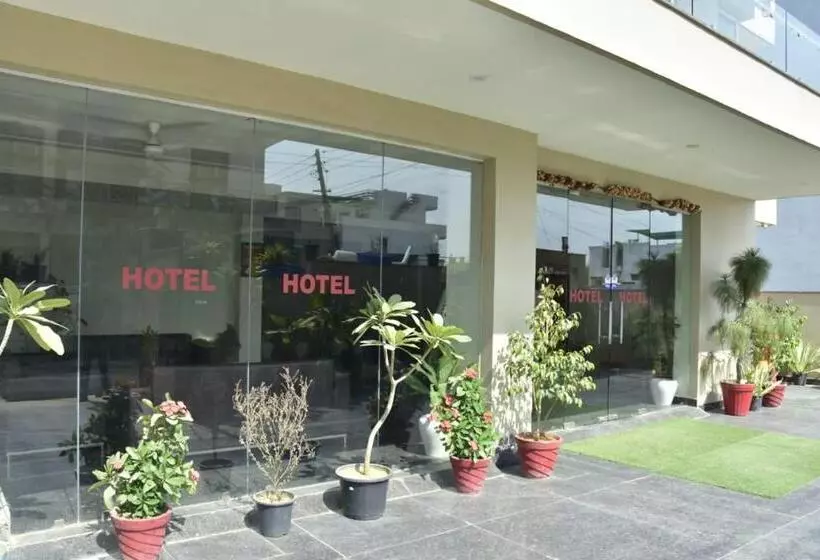 Hotelli Wedlock Subhash Chowk Gurgaon