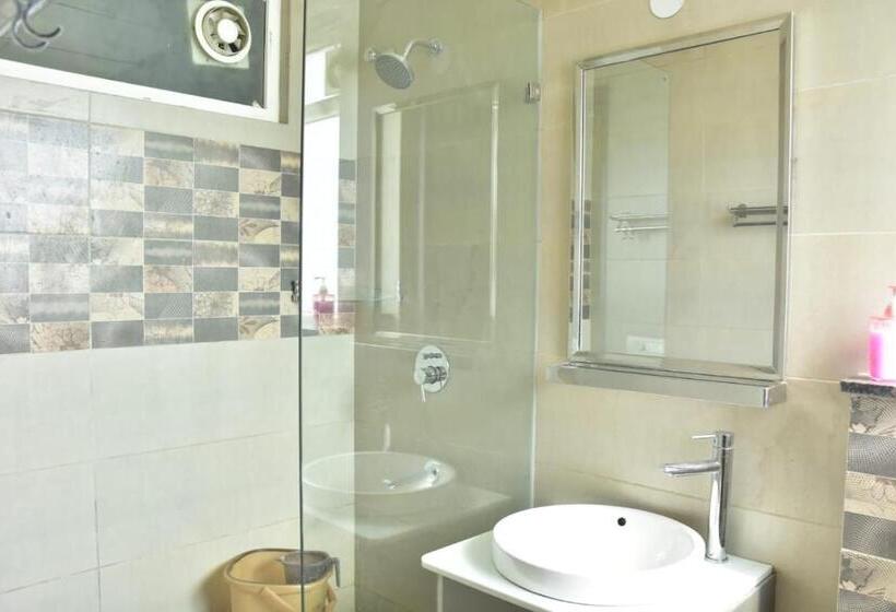 Hotel Wedlock Subhash Chowk Gurgaon