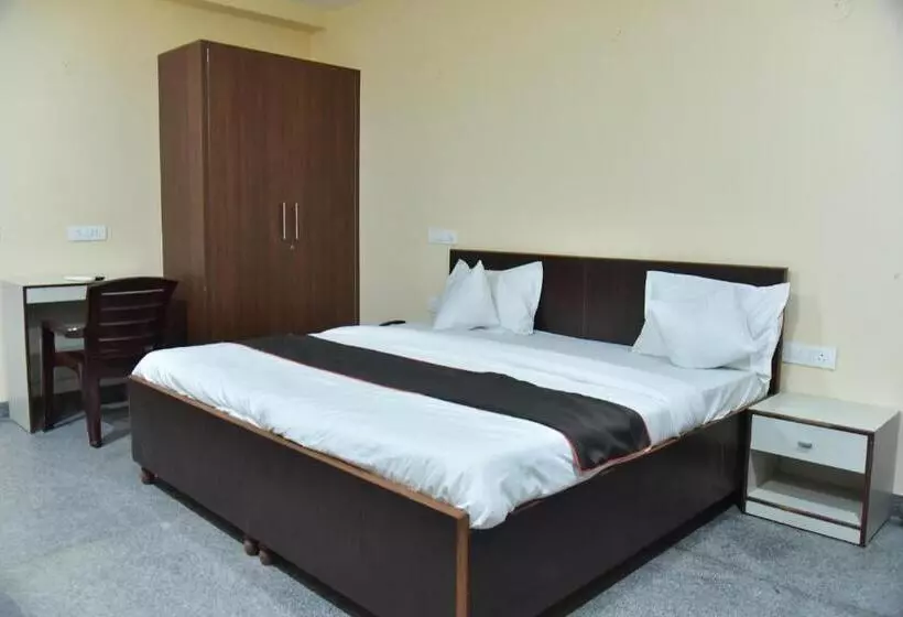 Hotelli Wedlock Subhash Chowk Gurgaon