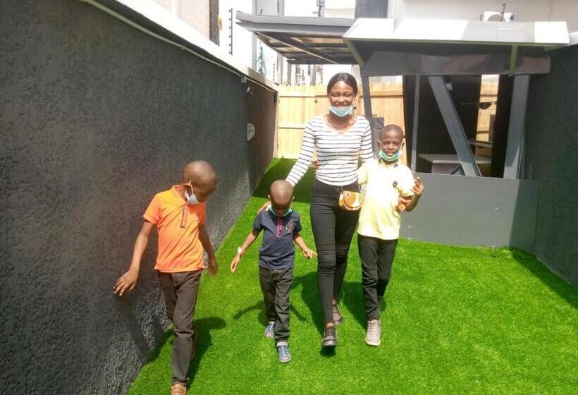 Ocean Park Hotel,lekki Phase 1