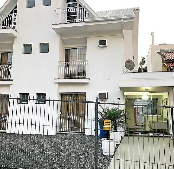 بنسيون Casa Das Flores