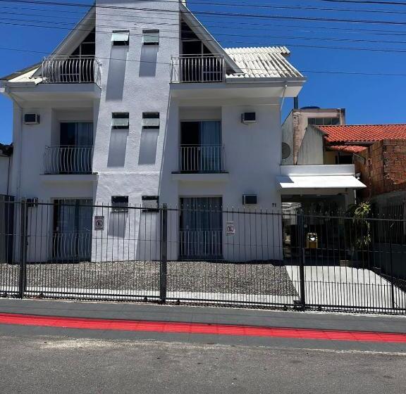 بنسيون Casa Das Flores