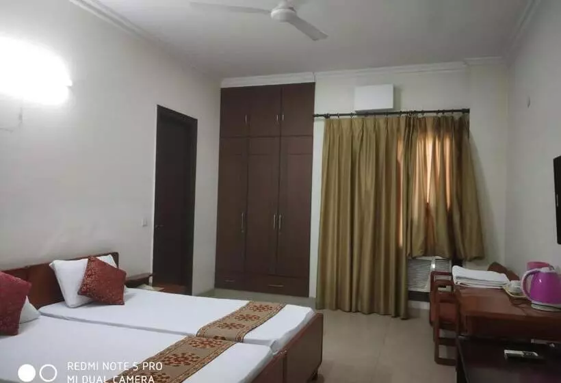 ペンション Deluxe Suite In Manor Inn Suites B 54, Sector 92
