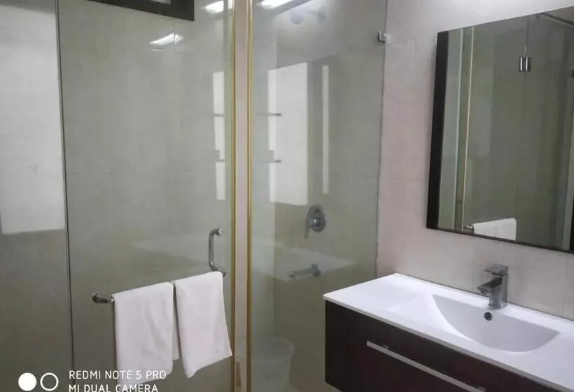 ペンション Deluxe Suite In Manor Inn Suites B 54, Sector 92