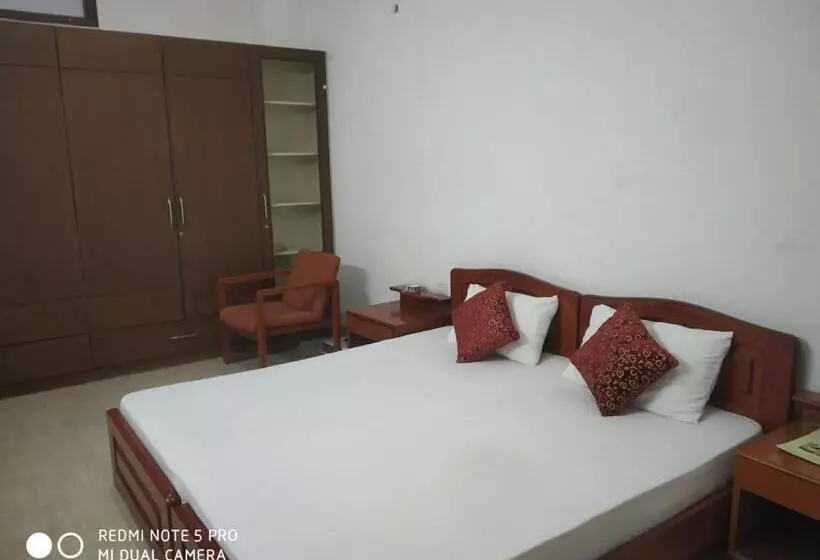 ペンション Deluxe Suite In Manor Inn Suites B 54, Sector 92