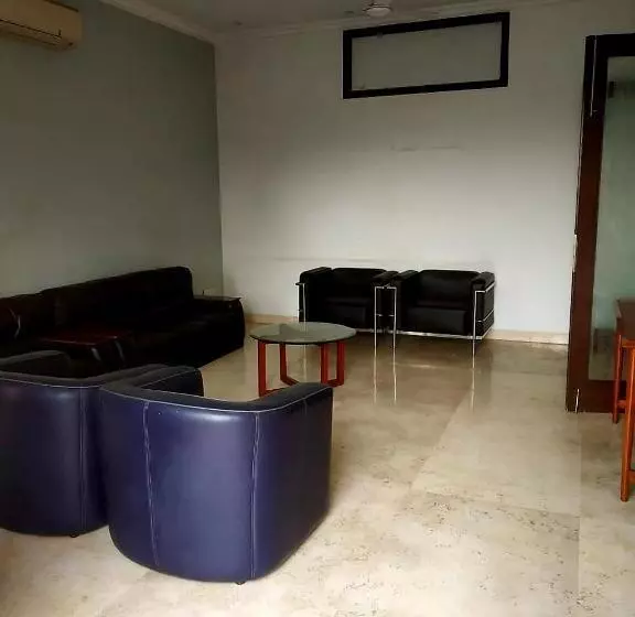 ペンション Deluxe Suite In Manor Inn Suites B 54, Sector 92