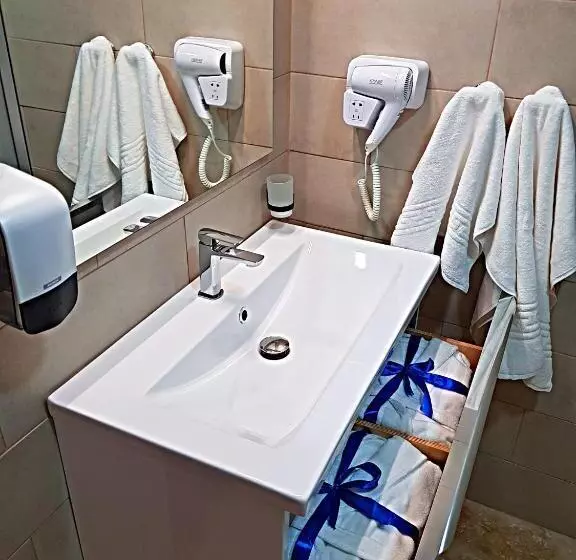 Majatalo Eros Beach Resort