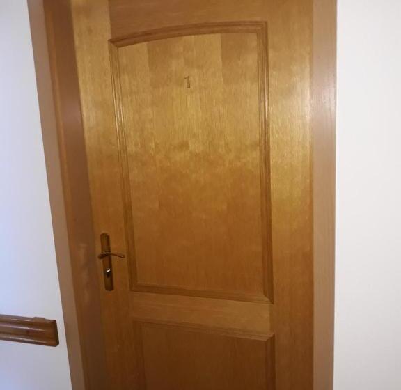 پانسیون Gradska Kavana Guest House