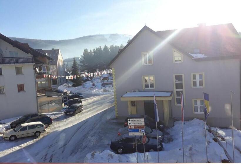 پانسیون Gradska Kavana Guest House