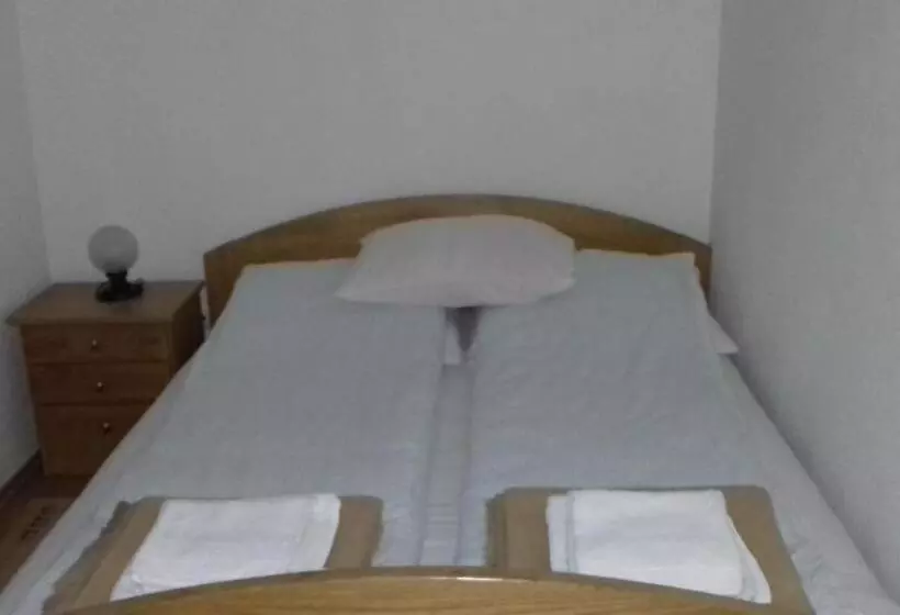 پانسیون Gradska Kavana Guest House