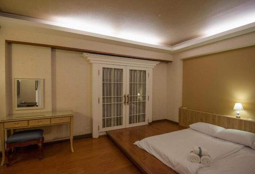 پانسیون Kaohsiung Time S