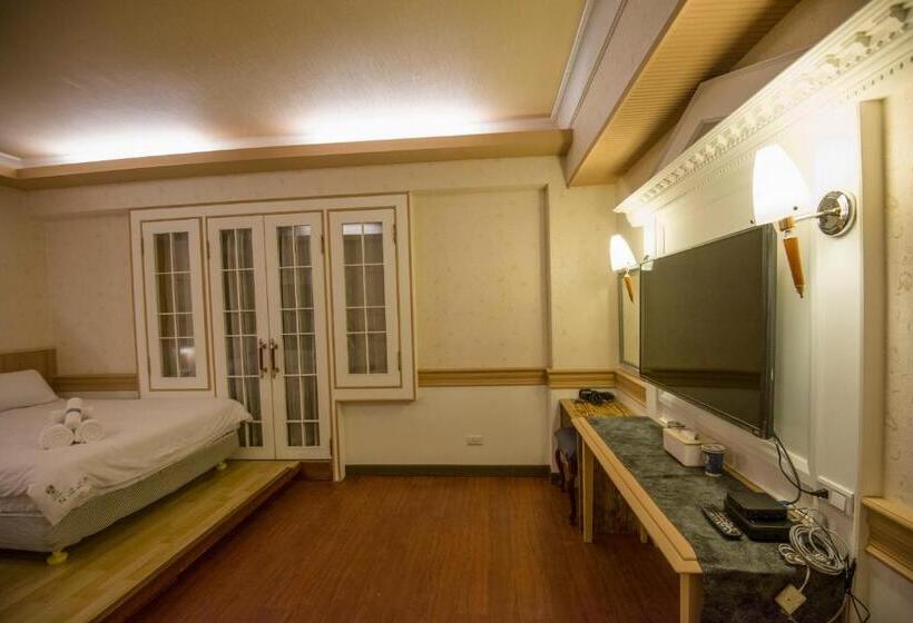 پانسیون Kaohsiung Time S