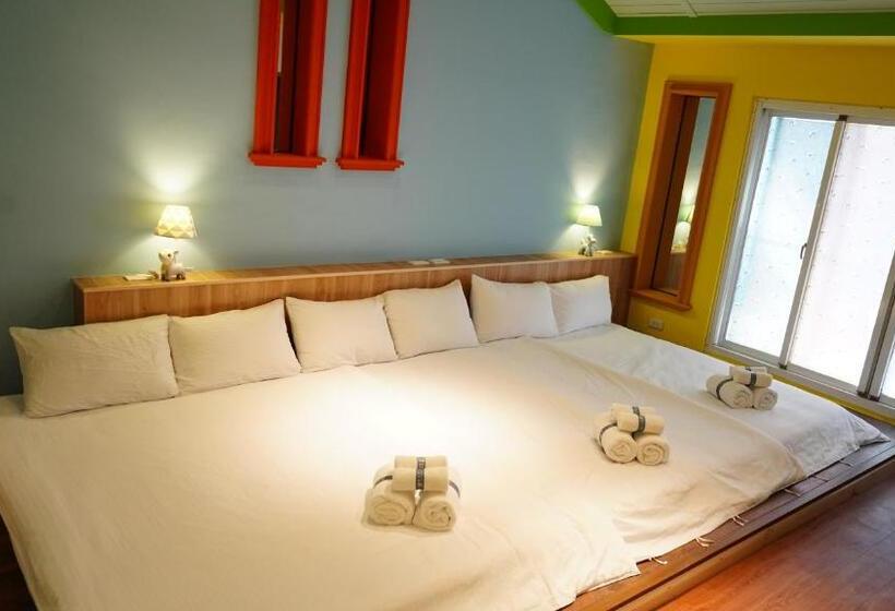 پانسیون Kaohsiung Time S