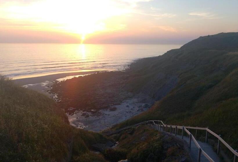 פנסיון L Abri Côtier