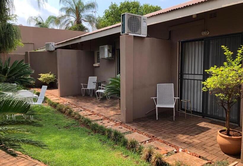 פנסיון Odelia Guest House