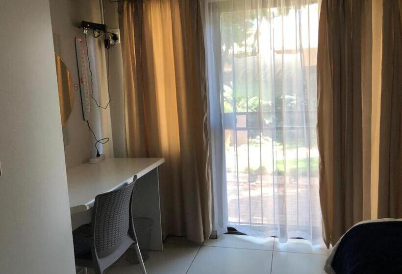 פנסיון Odelia Guest House