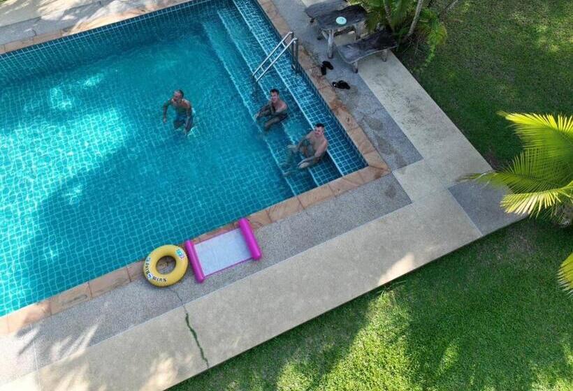 Pensão Palm Gardens Resort, Bang Saphan