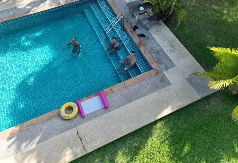 Majatalo Palm Gardens Resort, Bang Saphan