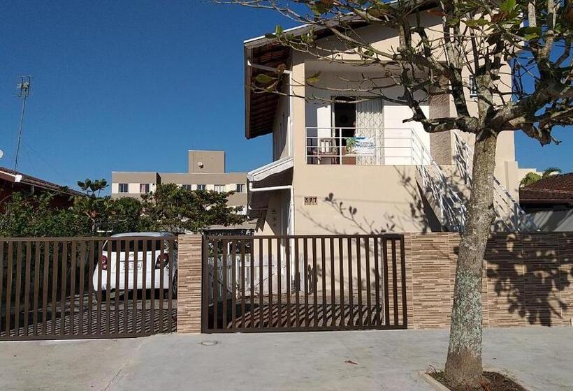 פנסיון Pousadinha Guaratuba