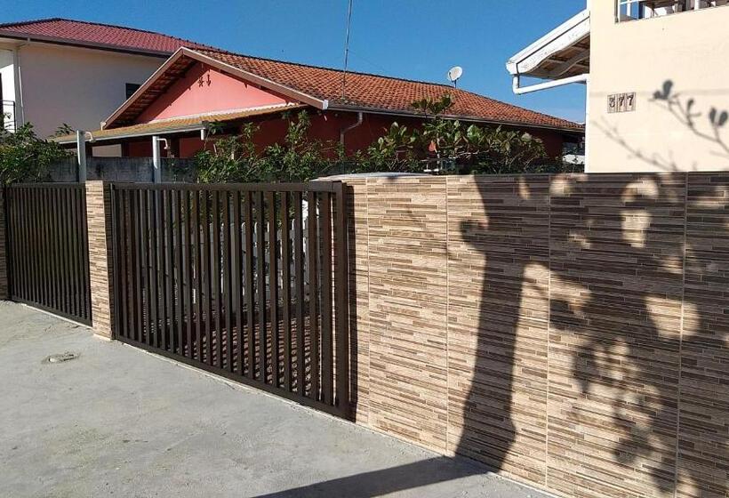 פנסיון Pousadinha Guaratuba