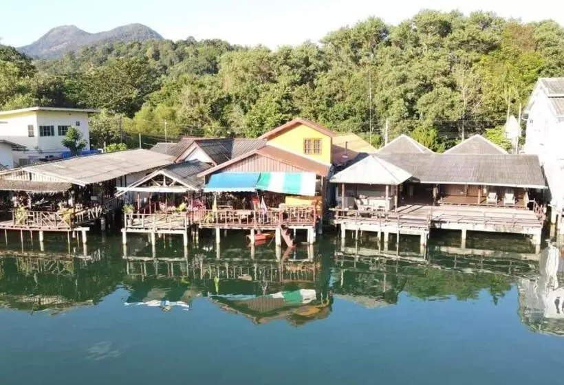 Majatalo Sapparot Bar & Bungalows