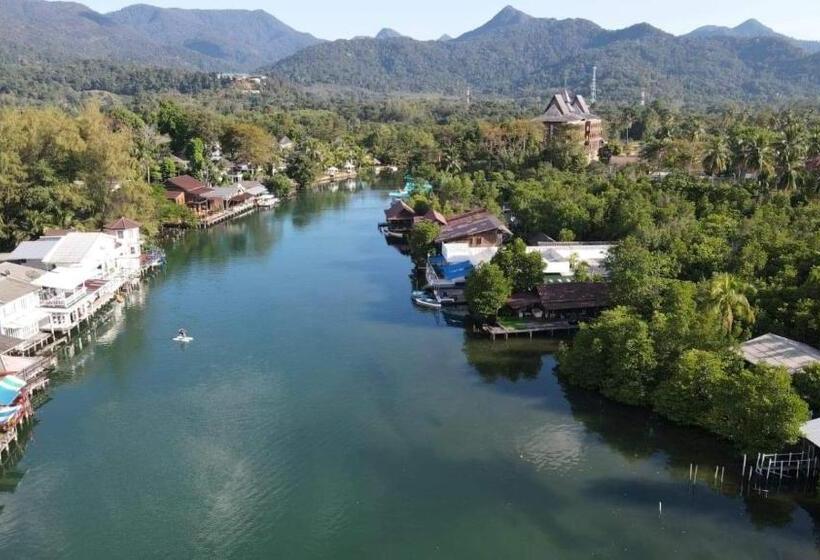 Majatalo Sapparot Bar & Bungalows