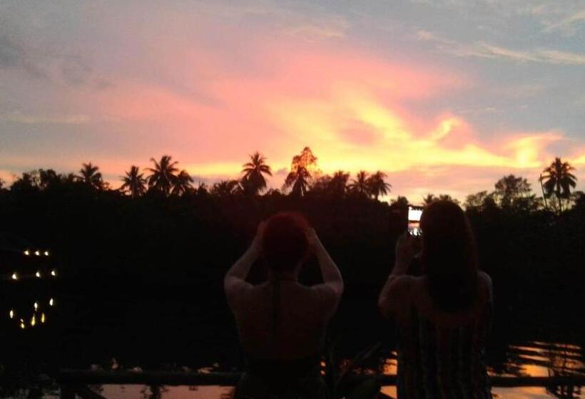 Majatalo Sapparot Bar & Bungalows