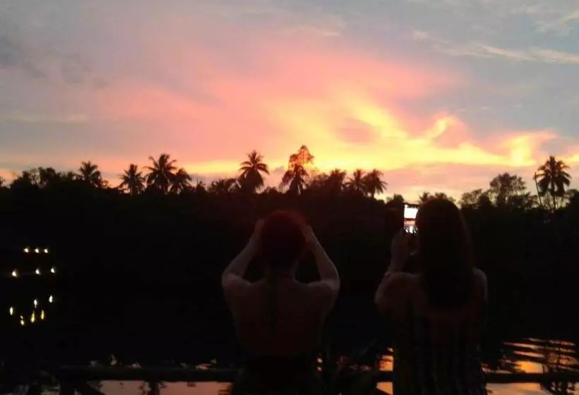 Majatalo Sapparot Bar & Bungalows