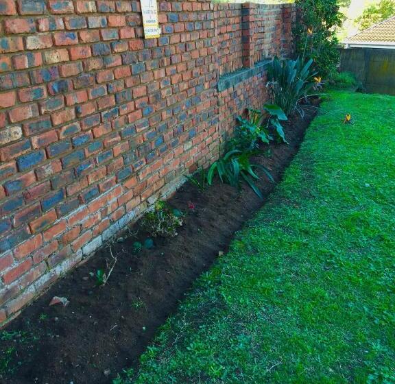 Pension Summer Vintage Home In Gonubie Just A Walk To The Beach!