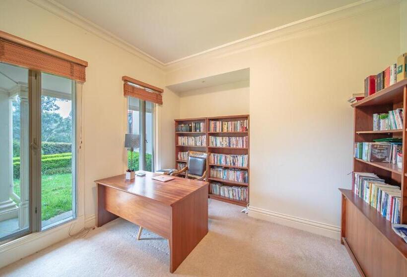 הוסטל 6 Bdrs Villa With Pool & Tennis Court