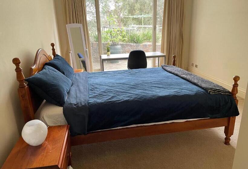 הוסטל 6 Bdrs Villa With Pool & Tennis Court