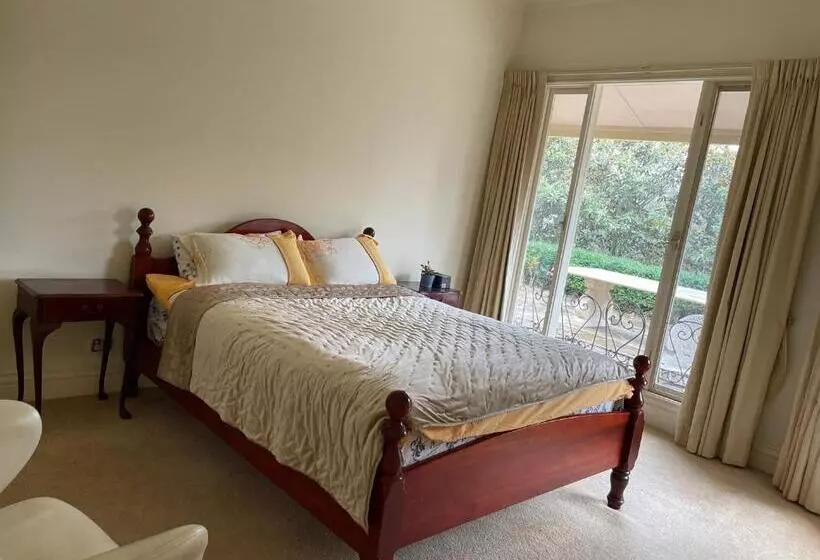 ユースホステル 6 Bdrs Villa With Pool & Tennis Court