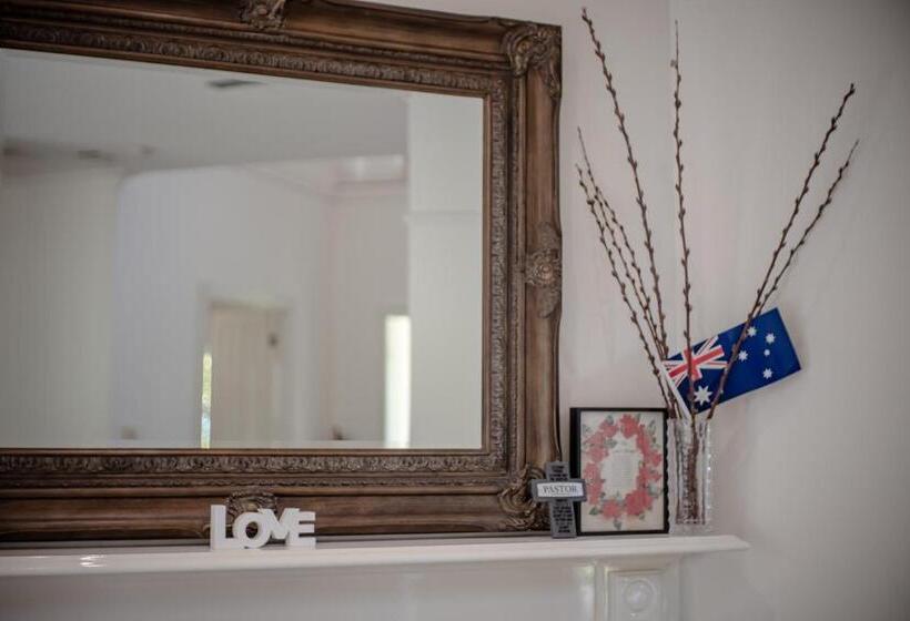 הוסטל 6 Bdrs Villa With Pool & Tennis Court