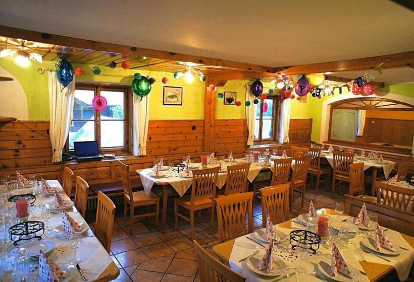 Общежитие Berghütte Burgweghof Jugendgästehaus