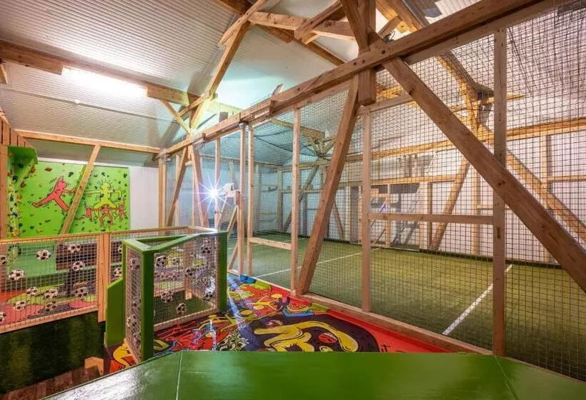 Retkeilymaja Berghütte Burgweghof Jugendgästehaus